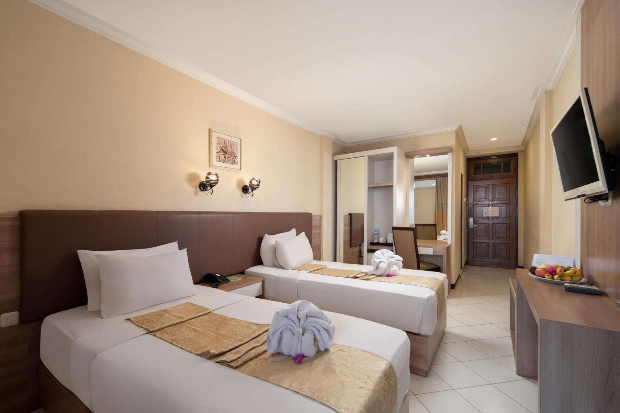 Royal Hotel And Convention Tretes Prigen Exterior photo